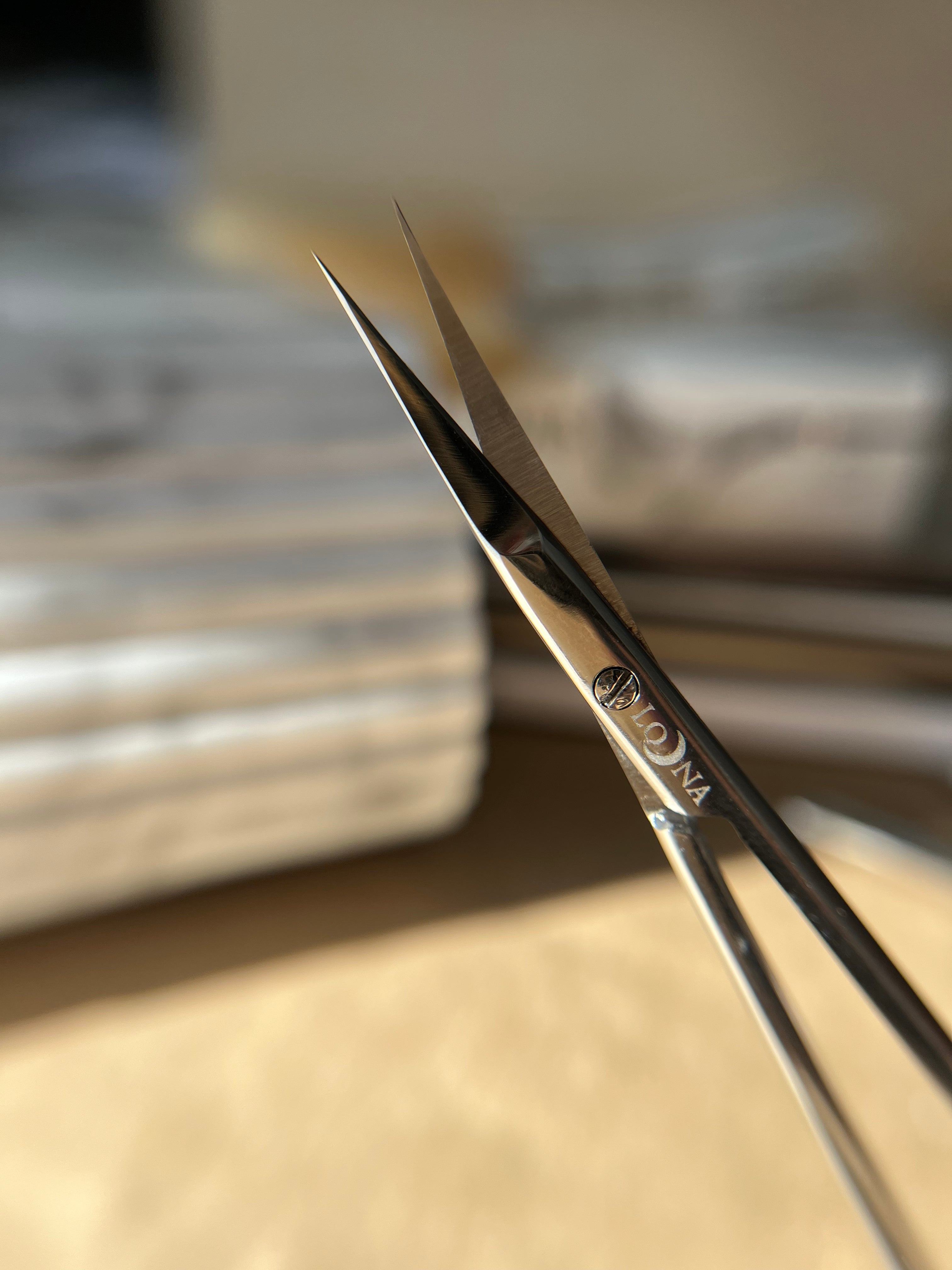 PROFESSIONAL CUTICLE SCISSORS 20mm/curved blades