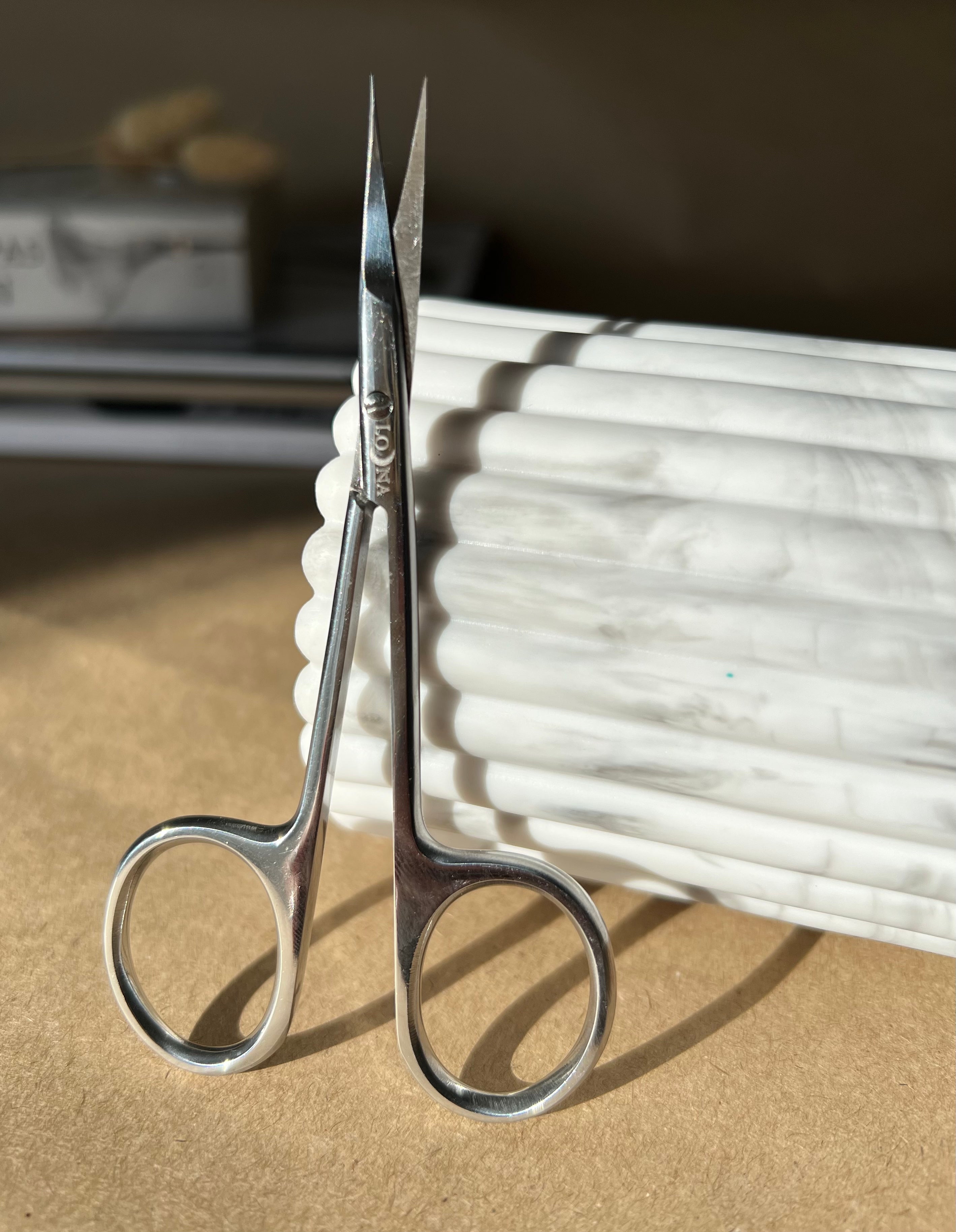 PROFESSIONAL CUTICLE SCISSORS 20mm/curved blades
